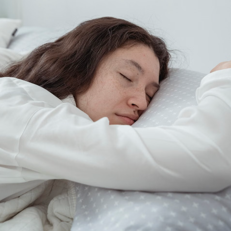 Quelle est la meilleure position pour dormir ? Et pourquoi est-elle importante ?